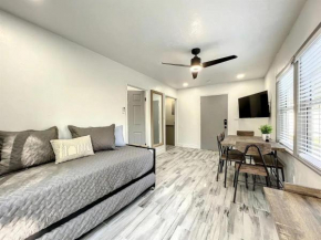 Private 1 Bed Apartment Full Kitchen